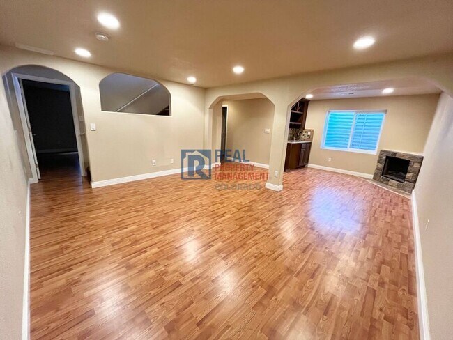Building Photo - 10276 Deer Meadow Cir