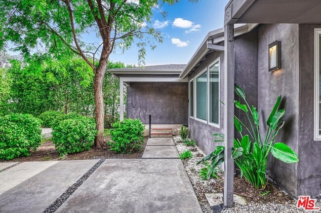 Building Photo - 23018 Leonora Dr
