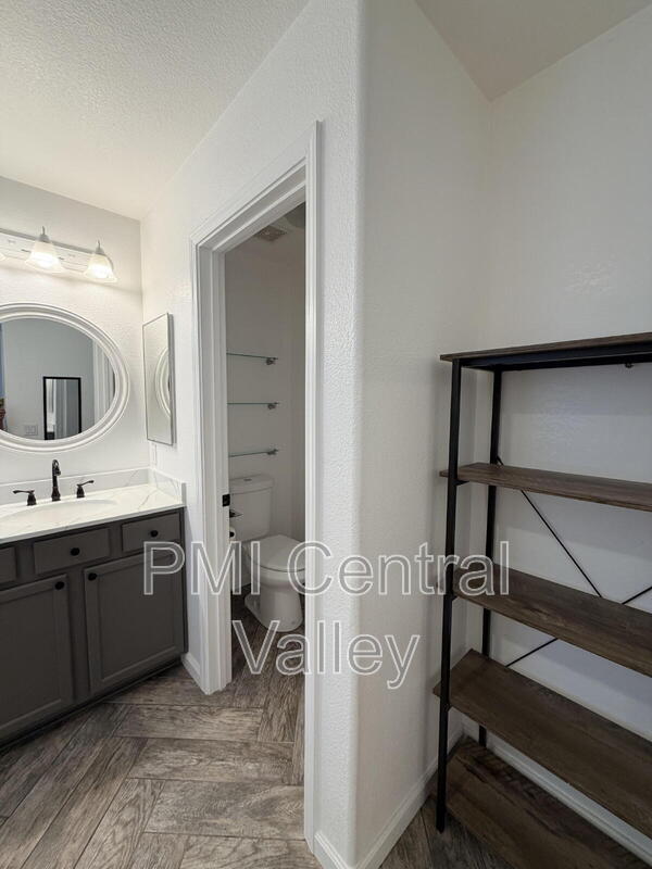 Building Photo - 108 Hornfels Ave