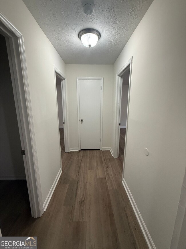 Building Photo - 345 Rustwood Dr