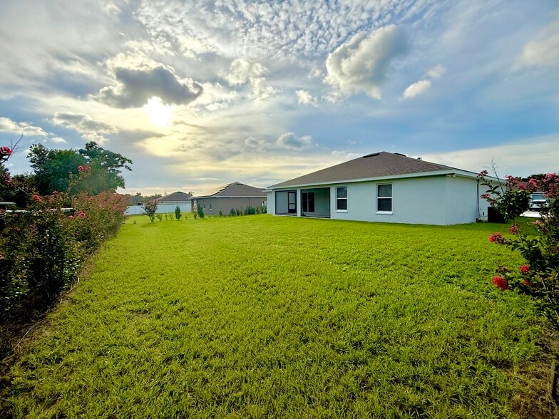 Building Photo - 2139 Sutton Ridge Ave