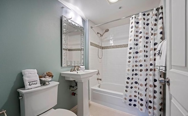 Building Photo - 3028 Western Ave