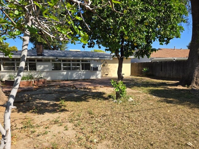 Building Photo - 3720 Yosemite Way