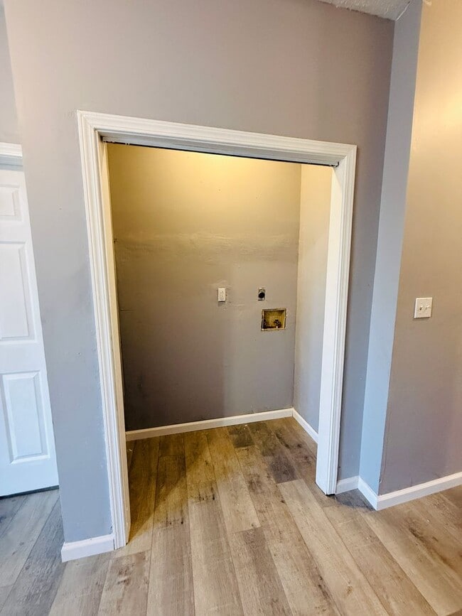 Building Photo - 5345 Wells Ave