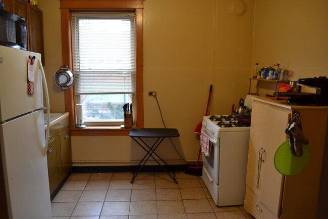 Building Photo - 3356 S Emerald Ave