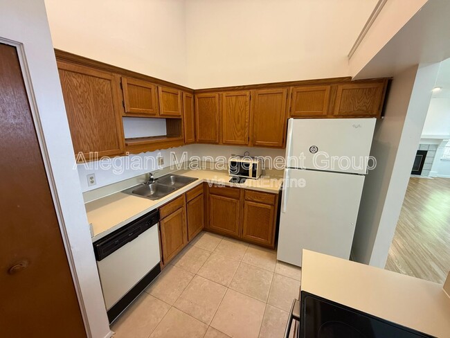 Building Photo - 2900 Risser Ave