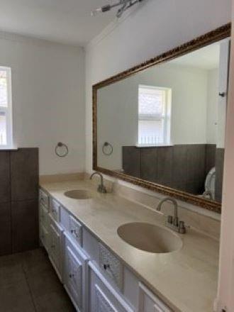 Building Photo - 5015 Ashbrook Rd