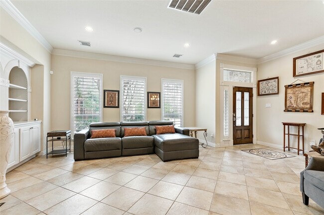 Building Photo - 15 Crocus Petal St