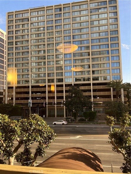 Building Photo - 10747 Wilshire Blvd