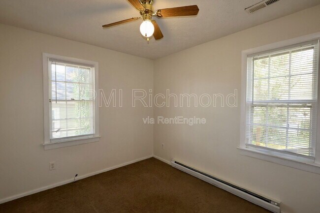 Building Photo - 204 North Juniper Ave