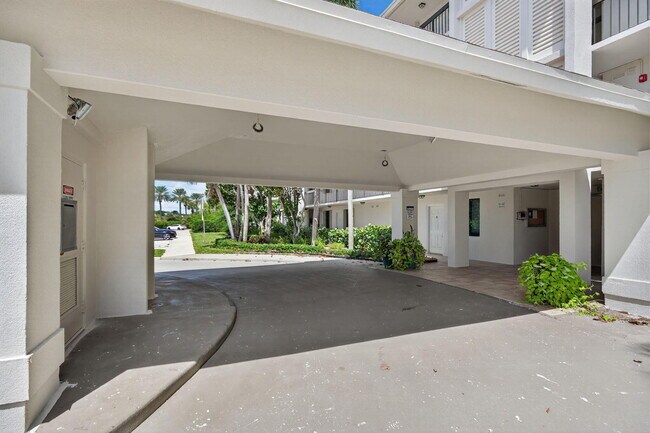 Building Photo - 501 S Seas Dr
