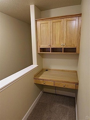 Building Photo - Spacious Northwest Townhome, 3 Bdrms, 2.5 ...