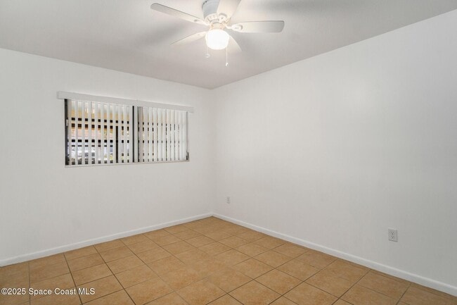 Building Photo - 212 E Towne Pl