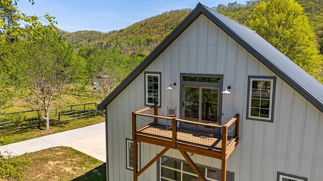 Building Photo - 800 Cane Creek Rd