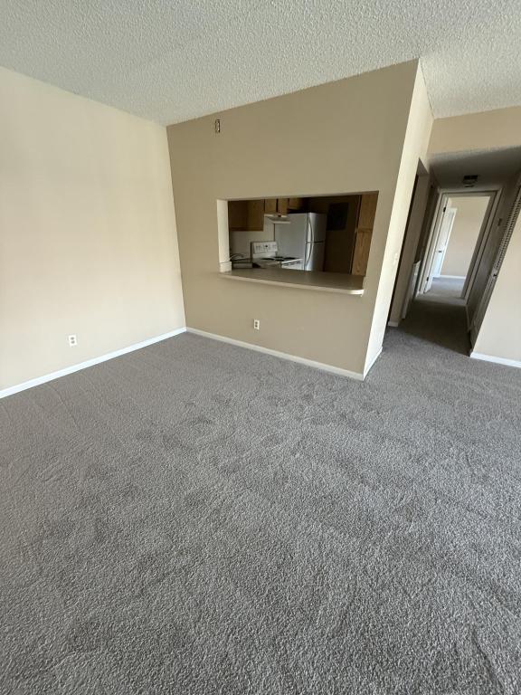 Building Photo - 1627 S Pine Ridge Cir