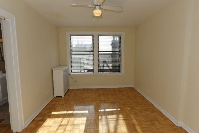 Building Photo - 714 W Belmont Ave