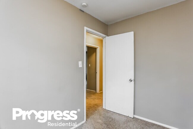 Building Photo - 3128 Latona Dr SW