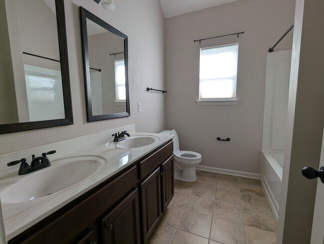 Building Photo - 209 Lovelace Ct