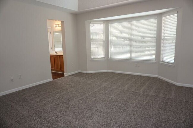 Building Photo - Julington Creek home with pool