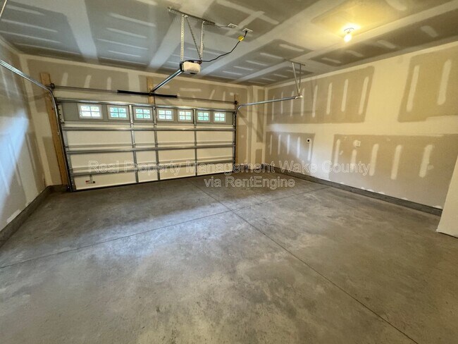 Building Photo - 416 Rowe Wy