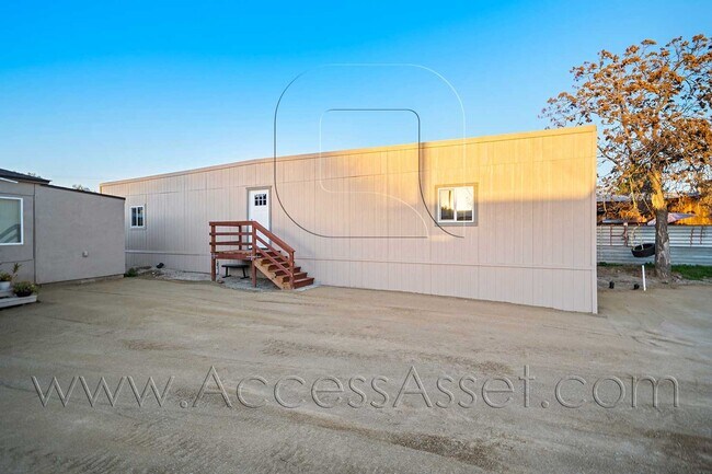 Building Photo - Cozy Studio With 1 Bath In A four-plex In Perris!