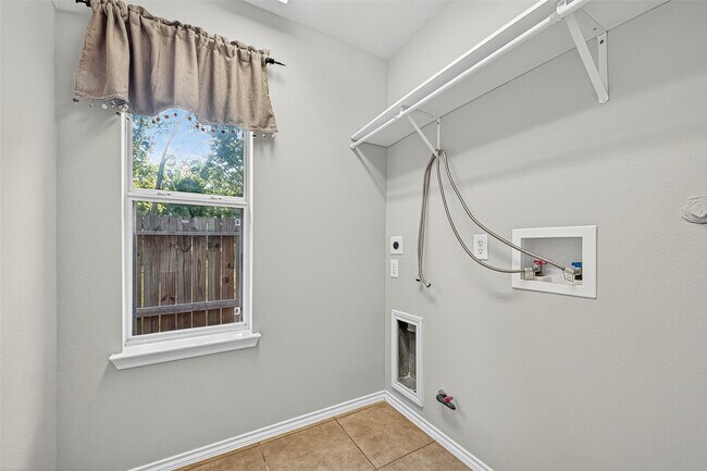 Building Photo - 7202 Toad Hollow
