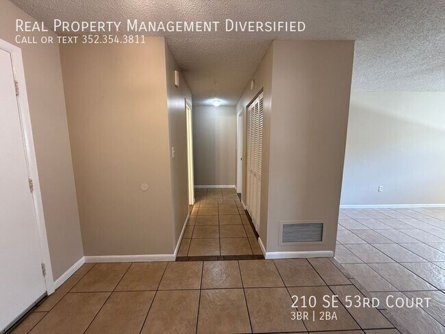Building Photo - 210 SE 53rd Ct