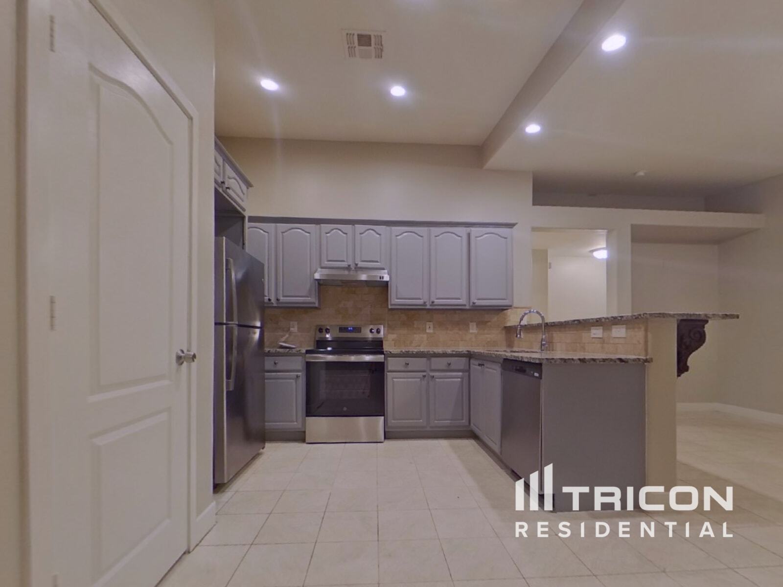 Building Photo - 810 S Greenleaf Ln