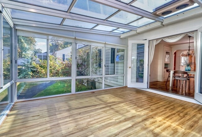 Building Photo - 33 Hillcrest Rd