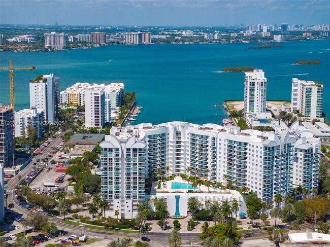 Building Photo - 7900 Harbor Island Dr