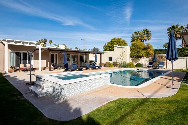 Building Photo - Movie Colony Oasis - Peaceful, Walk to Downtown (Monthly Only - No Long Term)
