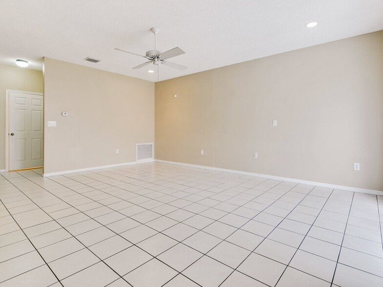Building Photo - 5310 NW 120th Ave