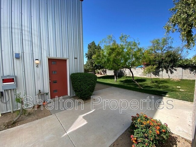 Building Photo - 2121 W Hayward Ave