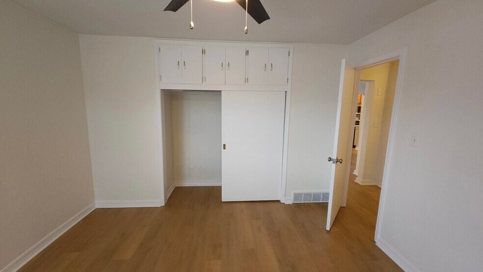 Building Photo - 2717 Clermont Pl