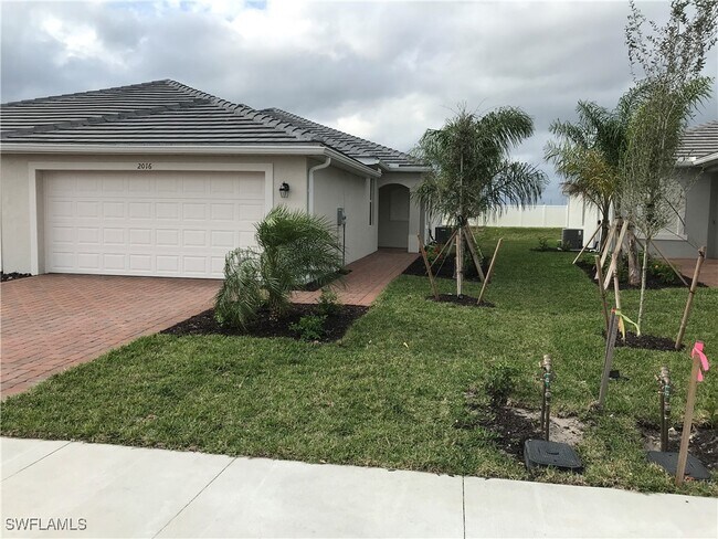 Building Photo - 2016 Vermont Ln