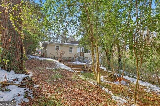 Building Photo - 1840 Camellia Dr