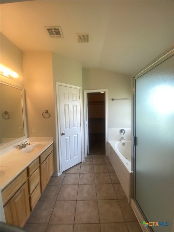 Building Photo - 5311 White Rock Dr