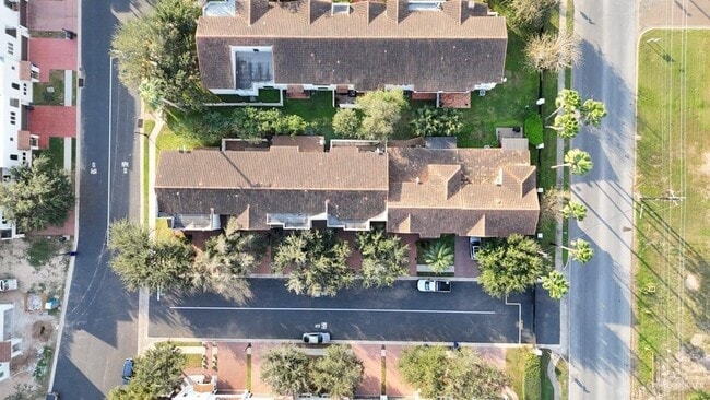 Building Photo - 21 S 5th St