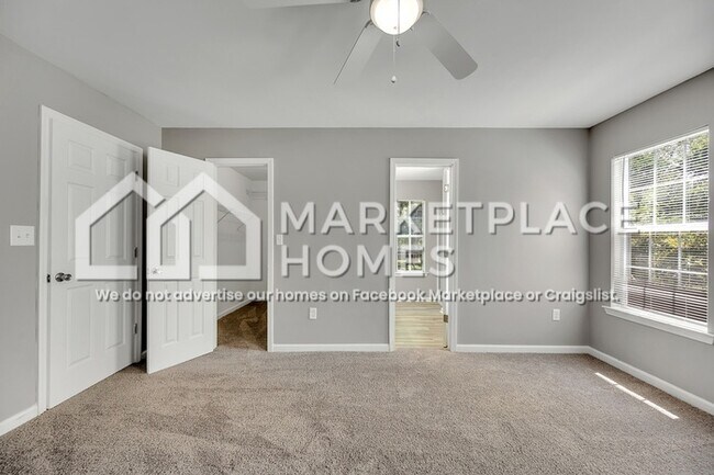 Building Photo - 1356 Royalty Dr