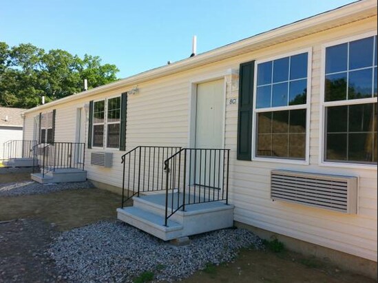 Building Photo - 8 Rockledge Ct