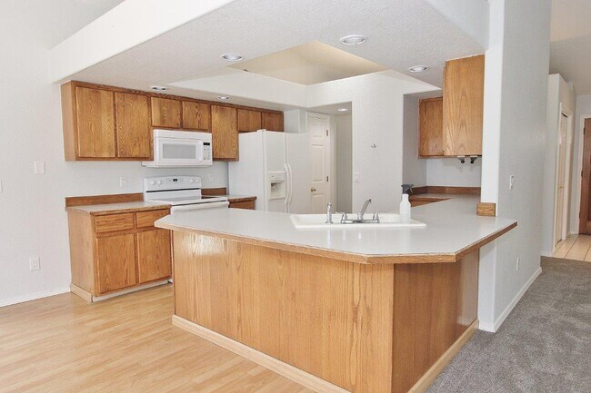 Building Photo - 12053 W Hickory Dr