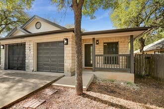 Building Photo - 3407 Blumie St