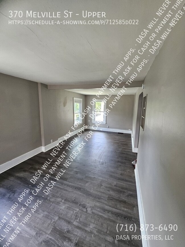 Building Photo - 370 Melville St