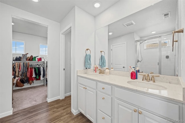 Building Photo - Windsor Home