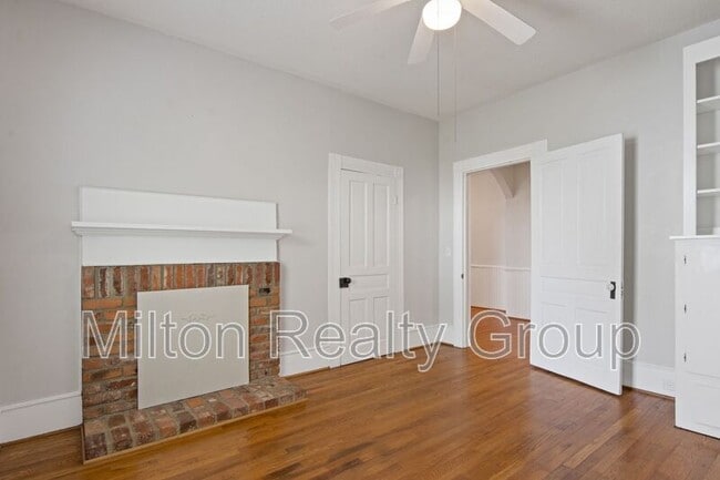 Building Photo - 106 W Ivey St