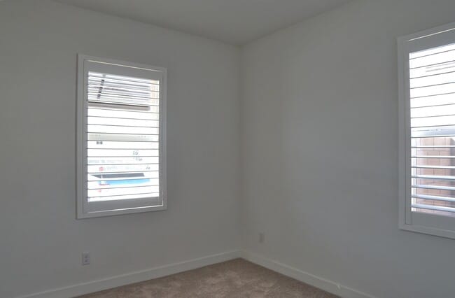Building Photo - 73528 Cierra St