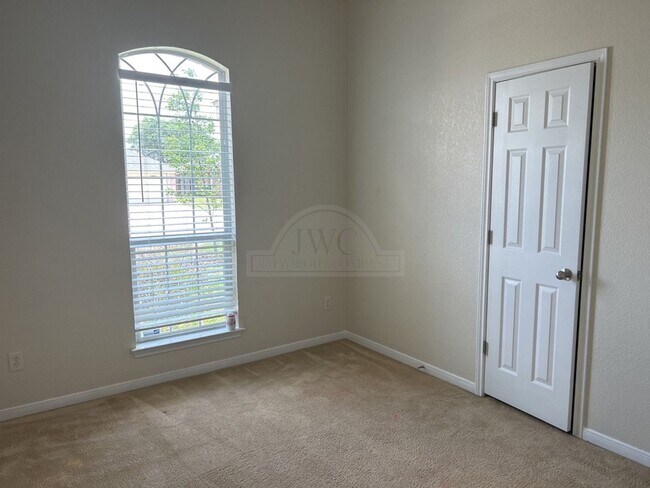 Building Photo - 6109 Lolly Loop