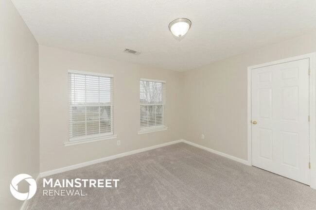 Building Photo - 204 Vintage Cir