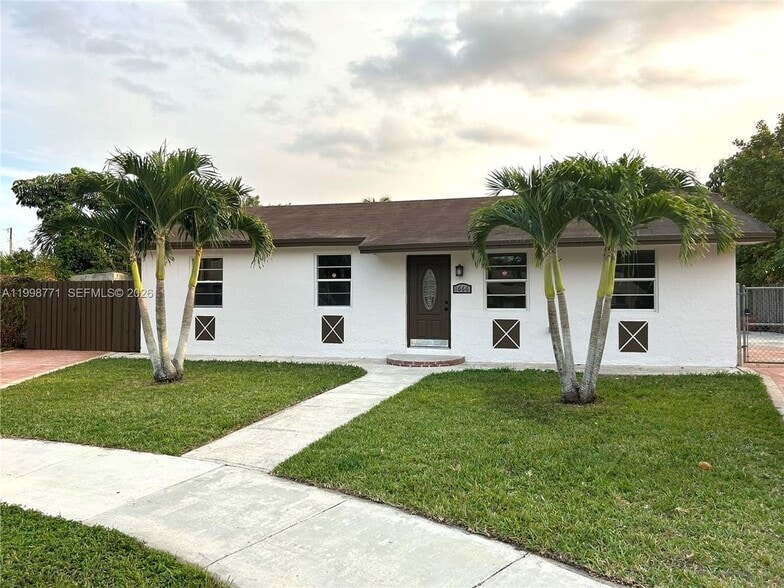 Building Photo - 1666 SW 3rd Ct