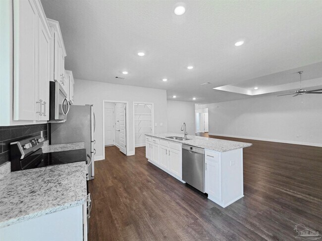 Building Photo - 8108 Silver Maple Dr